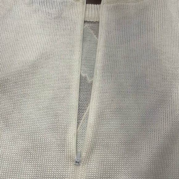 Plat LTD women’s two piece sweater & skirt. Top is white with Detail, size 12 - Picture 5 of 8